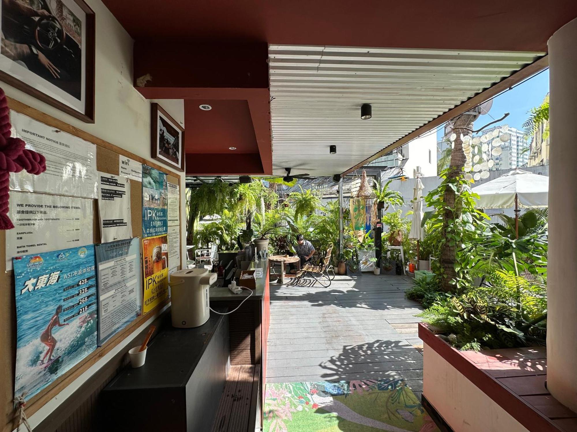 Sanya Backpacker International Youth Hostel Bagian luar foto